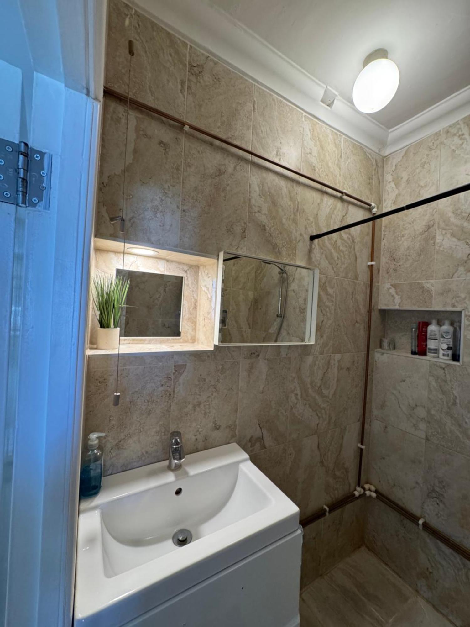 Holborn Entire Flat In * London