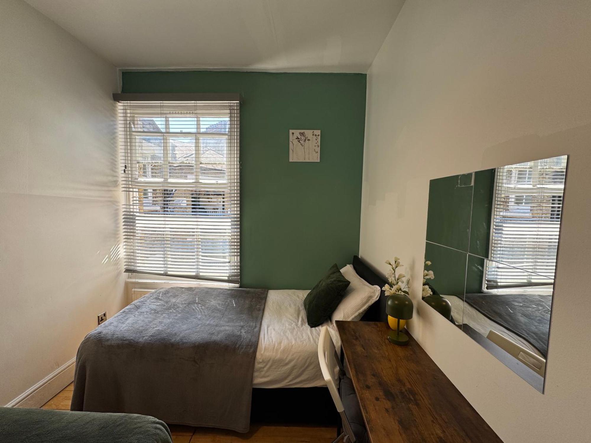 Holborn Entire Flat In Apartment London