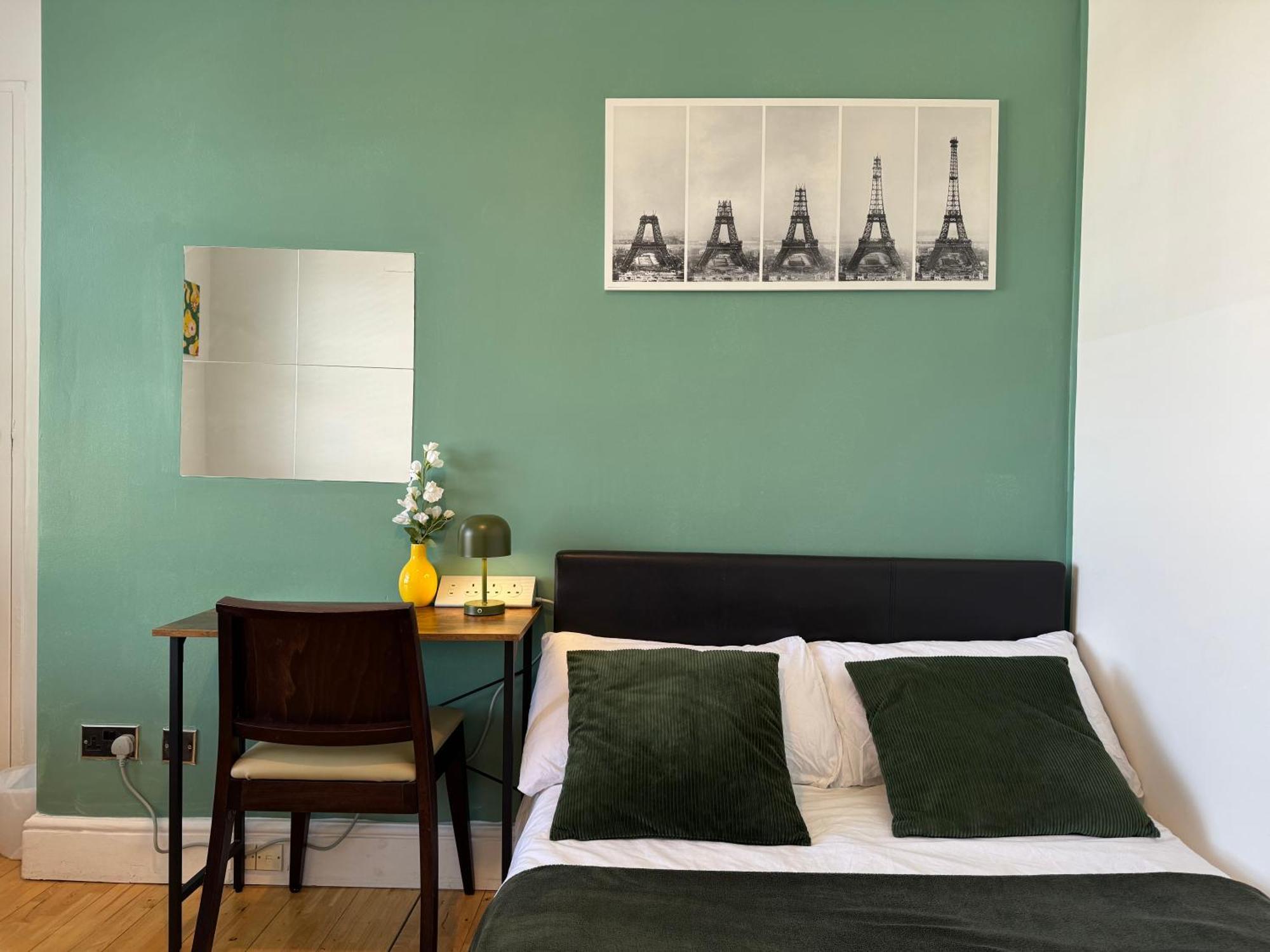 Holborn Entire Flat In Apartment London